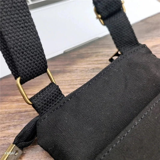 Pochette Noire Minimaliste